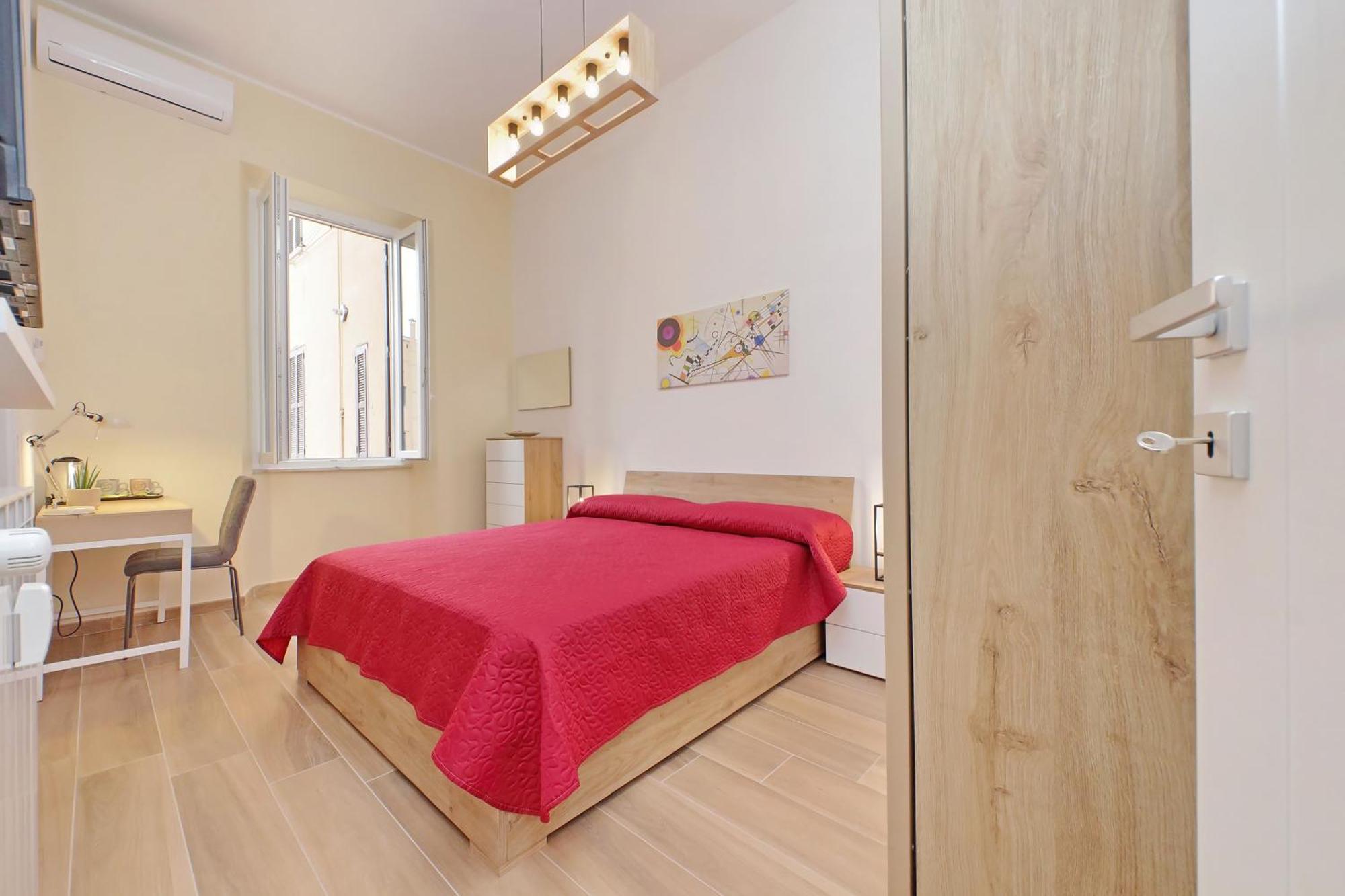 Prestigious Re Di Roma Apartment — Photos 2